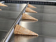 380V 16kg / H 135mm Ice Cream Cone Lini Produksi Suhu Dapat Disesuaikan
